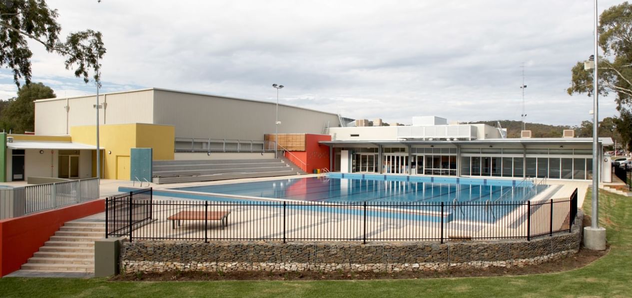 Outdoor Pool Valleys